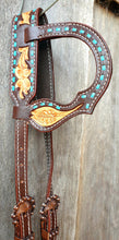 Load image into Gallery viewer, CARVED BUCKSTITCHED ONE EARRED HEADSTALL
